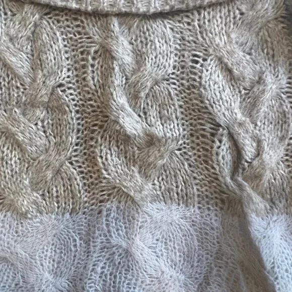 Women’s Lrg Sleeping On Snow Anthropologie Cozy Cable Knit Off-Shoulder Sweater - Picture 8 of 8